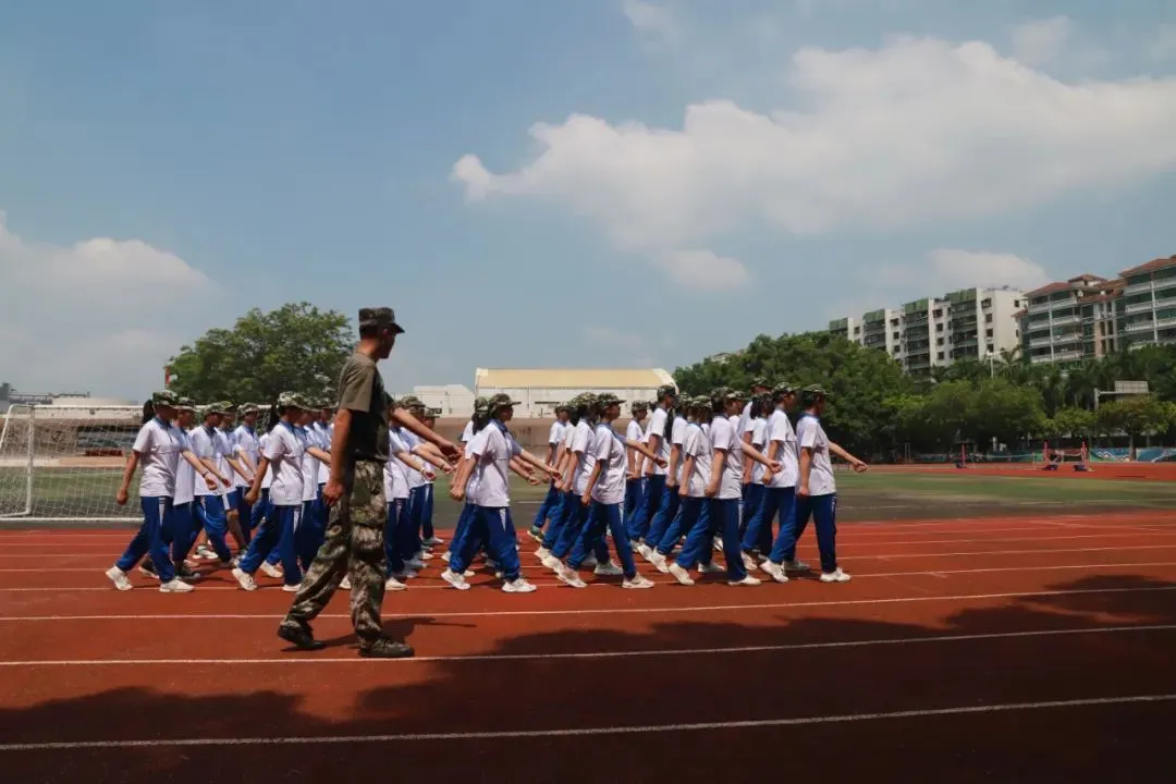 青春正步走 磨砺正当时 | 邝维煜纪念中学2022级高一新生军训进行时