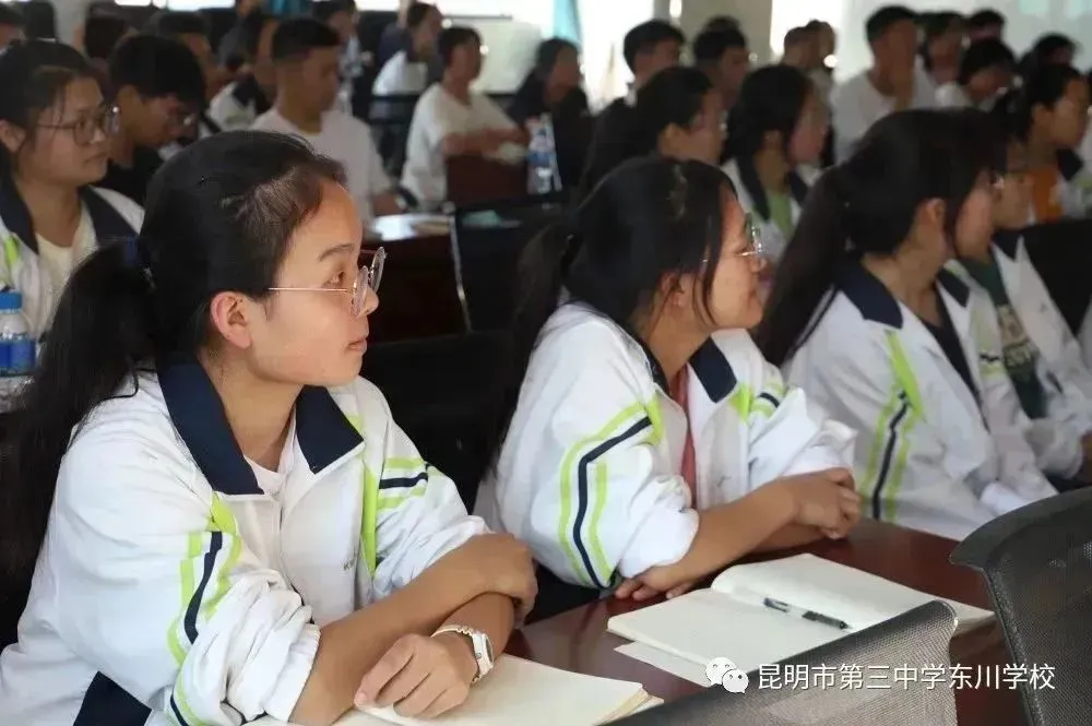 专家引领助提升,名师指导赴高考|昆三中东川学校邀请本部教师到校开展